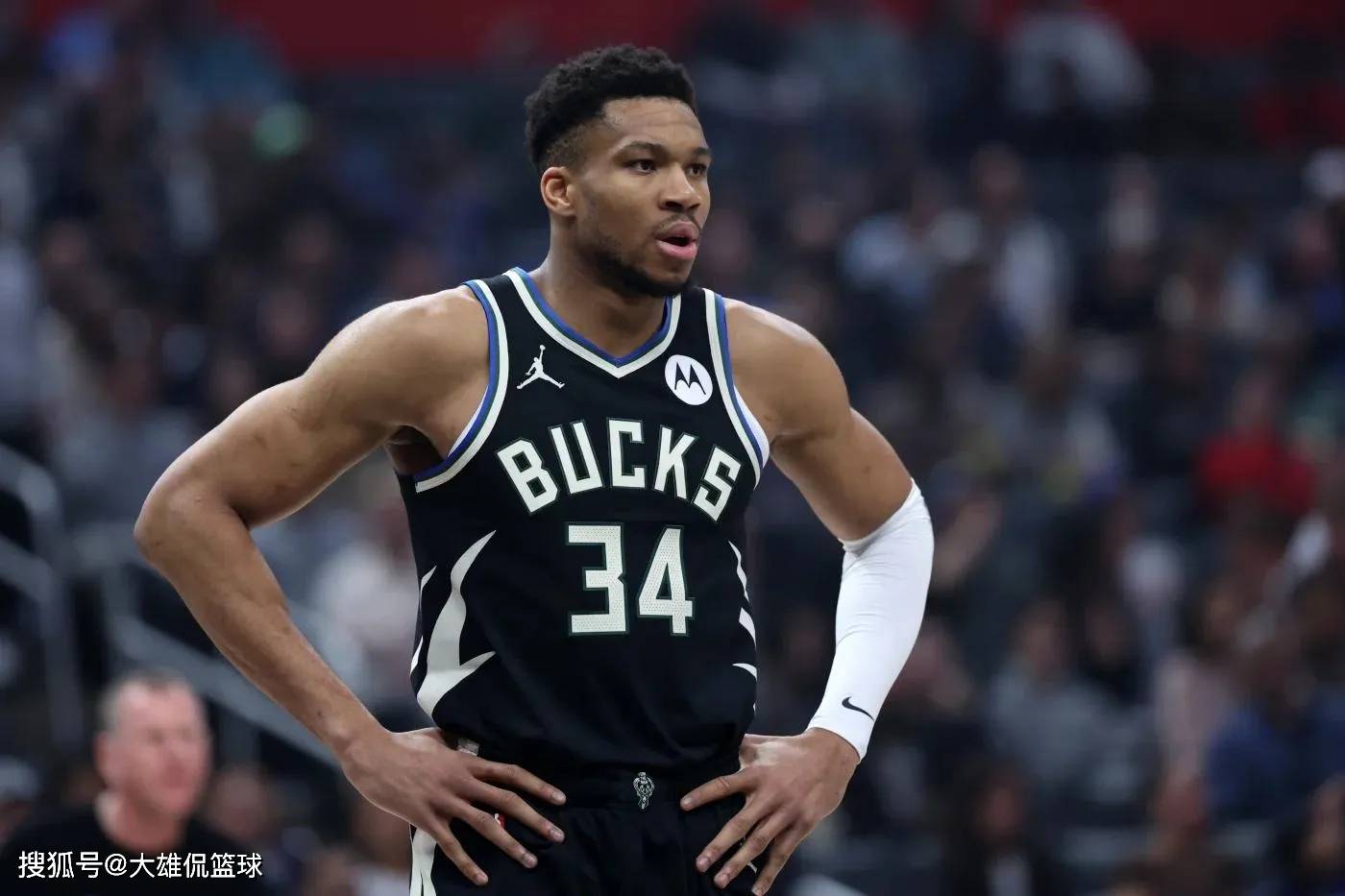 AYX-最后时刻胜出引发热议！，字母哥在切尔西比赛中夺冠比赛高潮迭起的简单介绍