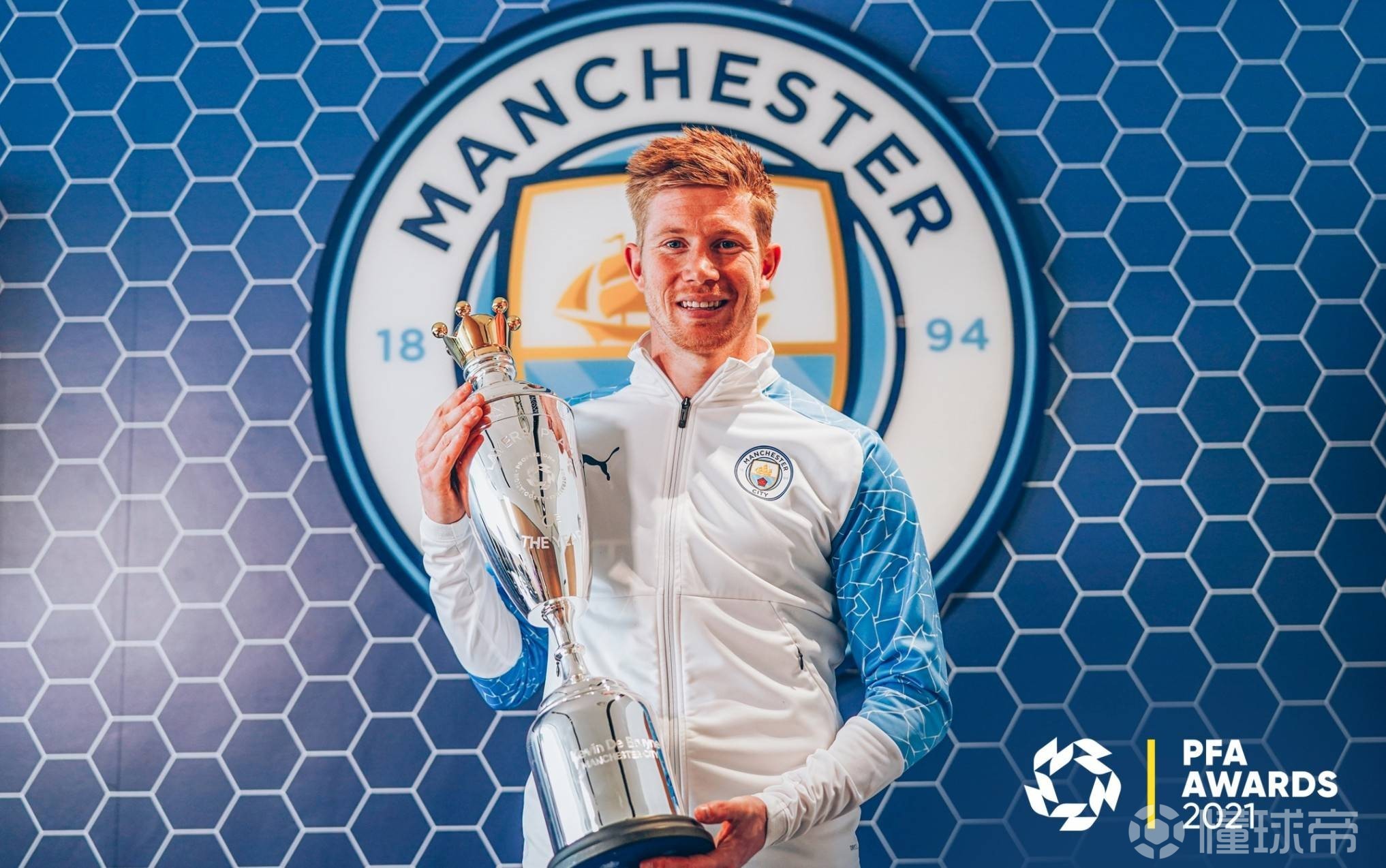 爱游戏-德布劳内迎来三赛季出色发挥，西班牙队观众热烈欢呼！全场沸腾不已的简单介绍