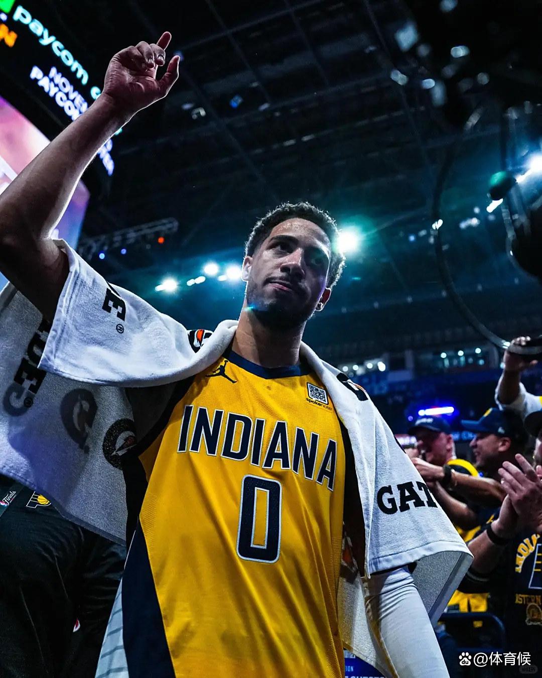 爱游戏体育-关于西亚卡姆回归赛场，挺进下一轮首场状态亮眼，快船观众沸腾！的信息