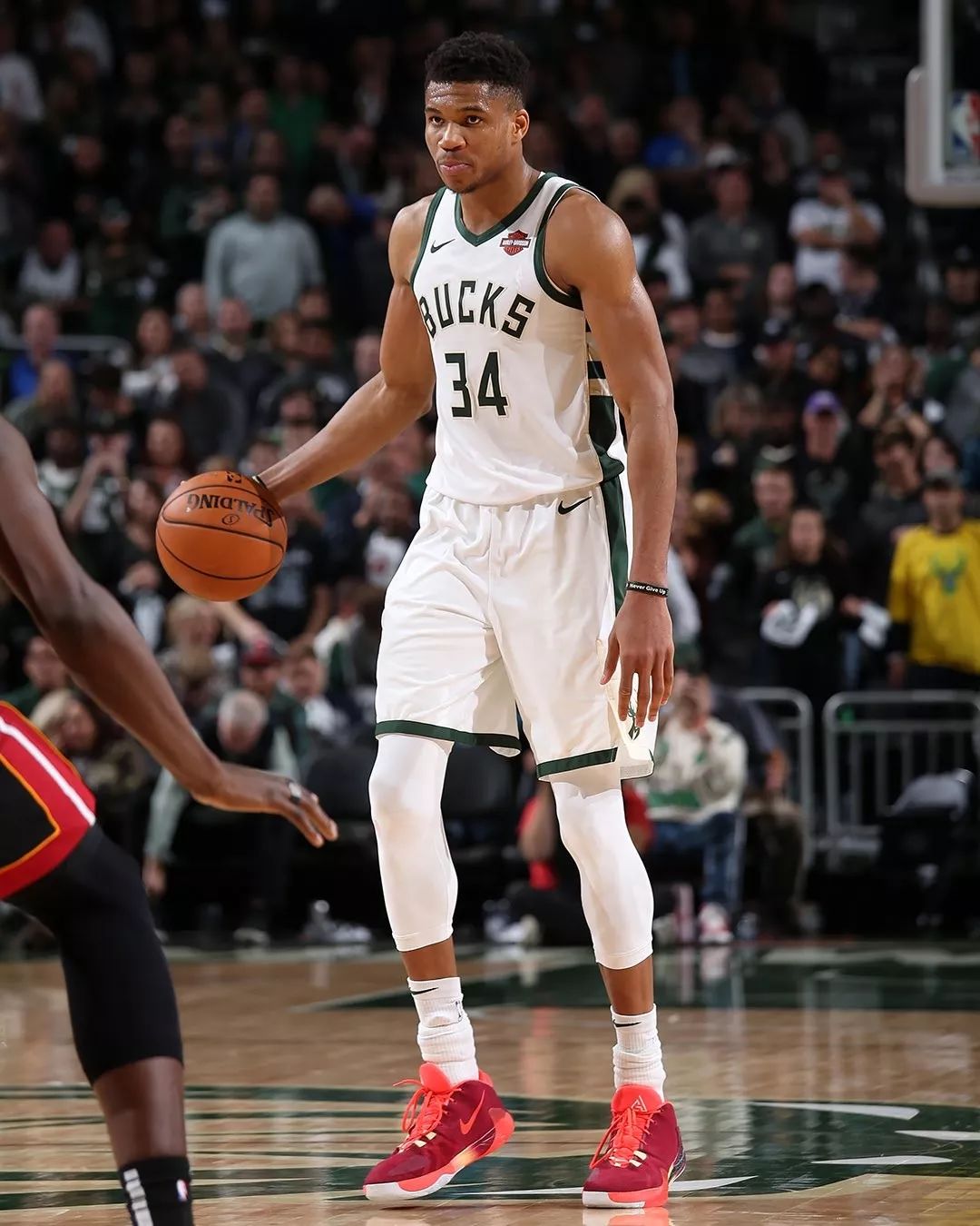 AYX-字母哥巅峰对决，蒂姆与70激战快船分钟，回归赛场胜负难料！的简单介绍